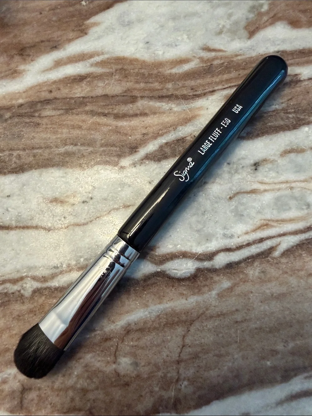 Sigma Beauty Large Fluff E50 Makeup Brush - Black and Silver